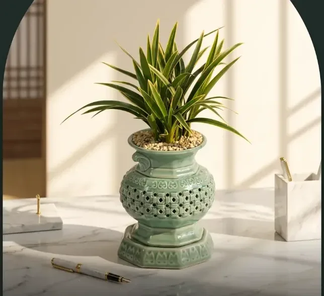 Daeguk Cymbidium (Mini Carved Pot)