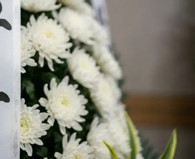 Three-Tier Standard Wreath
