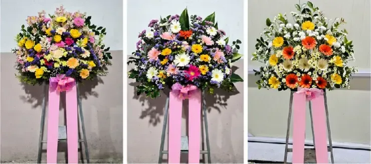 Congratulatory Objet Wreath