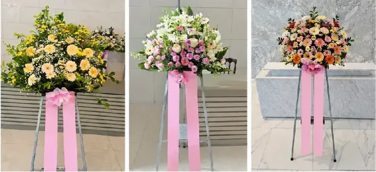 Congratulatory Objet Wreath