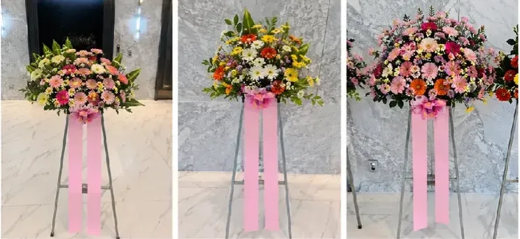 Congratulatory Objet Wreath