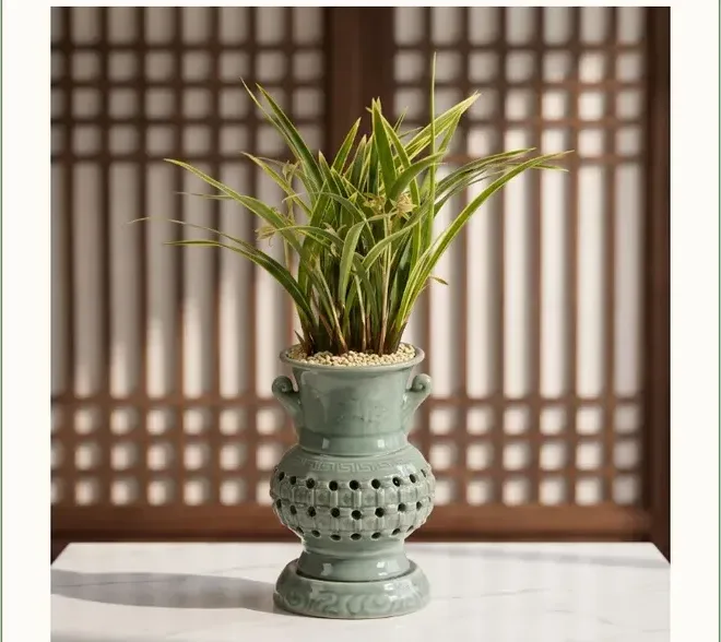 Hwangnyonggwan Cymbidium (Carved Pot)