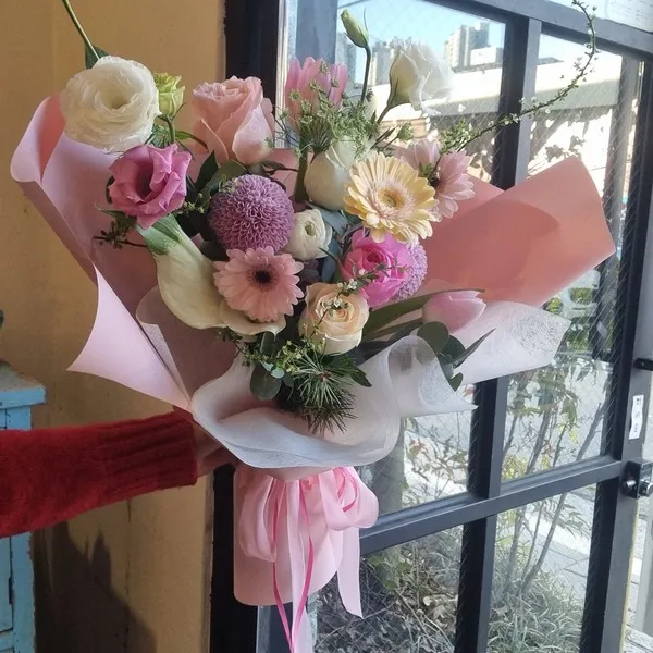 Hand-tied bouquet
